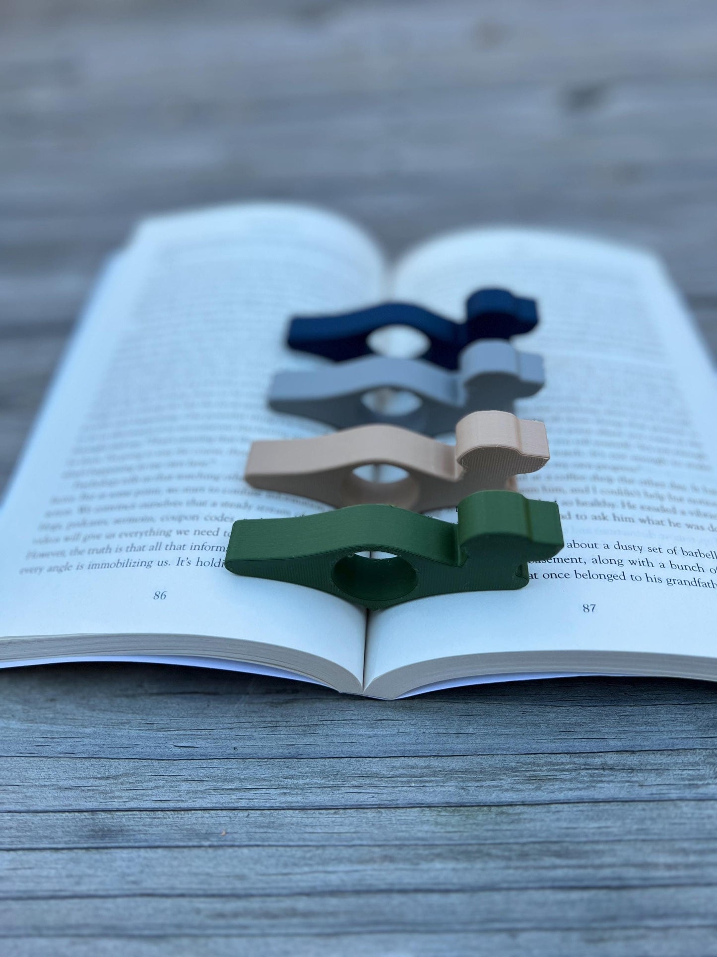Dog Thumb Page Holder